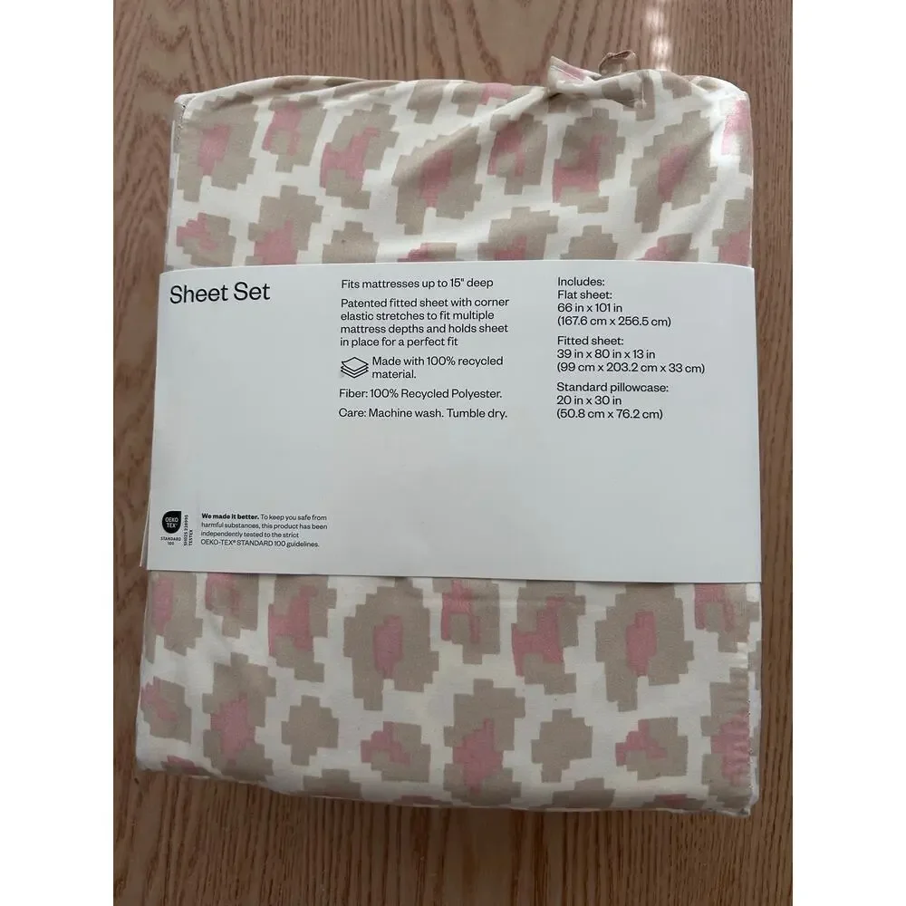New Twin/Twin XL Microfiber Sheet Set Light Pink Animal Print 🐯Room Essentials